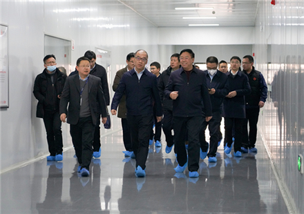 工信部电子信息司司长乔跃山一行调研国轩